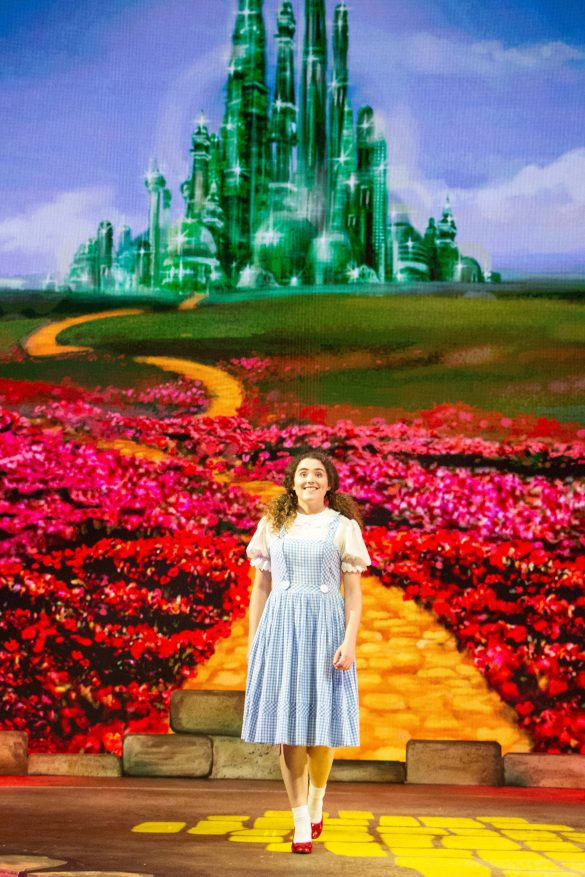 Wizard of Oz – Arena Spectacular; Harvest Rain There's No Place like Performing at Home - Wizard of Oz - Arena Spectacular; Harvest Rain