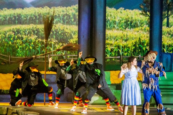 Wizard of Oz – Arena Spectacular; Harvest Rain Wizard of Oz - Arena Spectacular; Harvest Rain